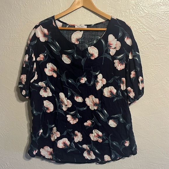 Cellabie Tops - Cellabie Floral Feminine Pink and Blue Short Sleeve Blouse XL